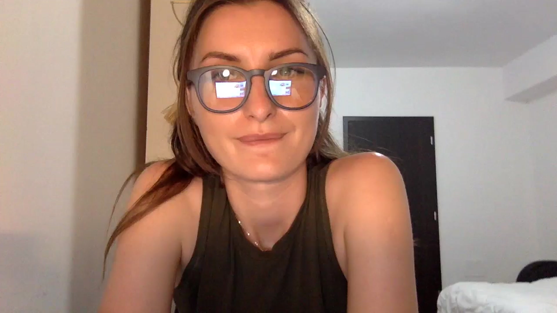 Gallery image thumbnail from EmilyNParis's myfreecams stream on, 06/08/2024, 21:26 image 10 of 20