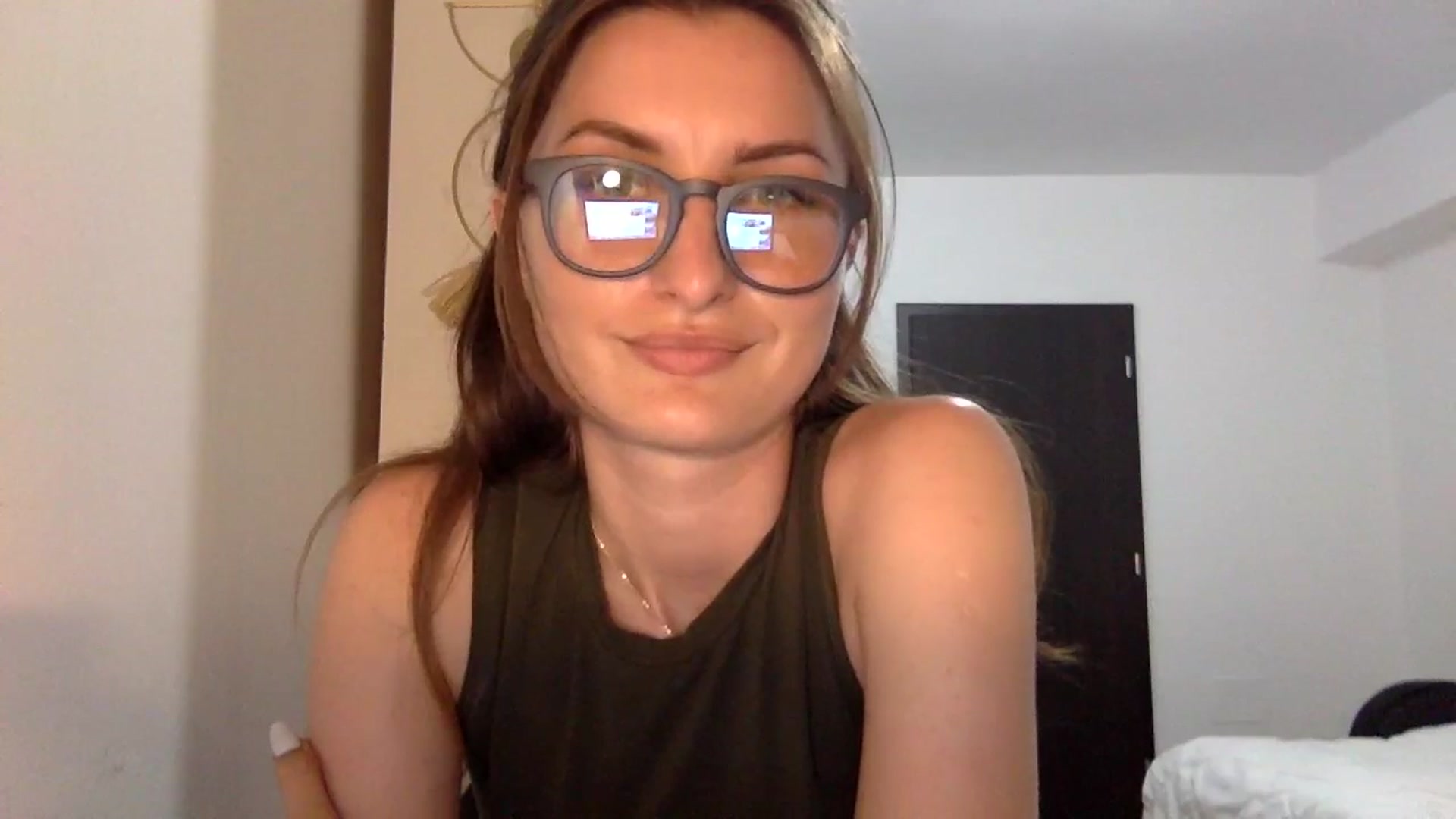 Gallery image thumbnail from EmilyNParis's myfreecams stream on, 06/08/2024, 21:26 image 11 of 20