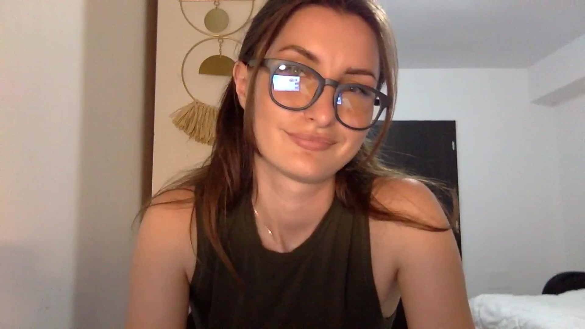 Gallery image thumbnail from EmilyNParis's myfreecams stream on, 06/08/2024, 21:26 image 17 of 20