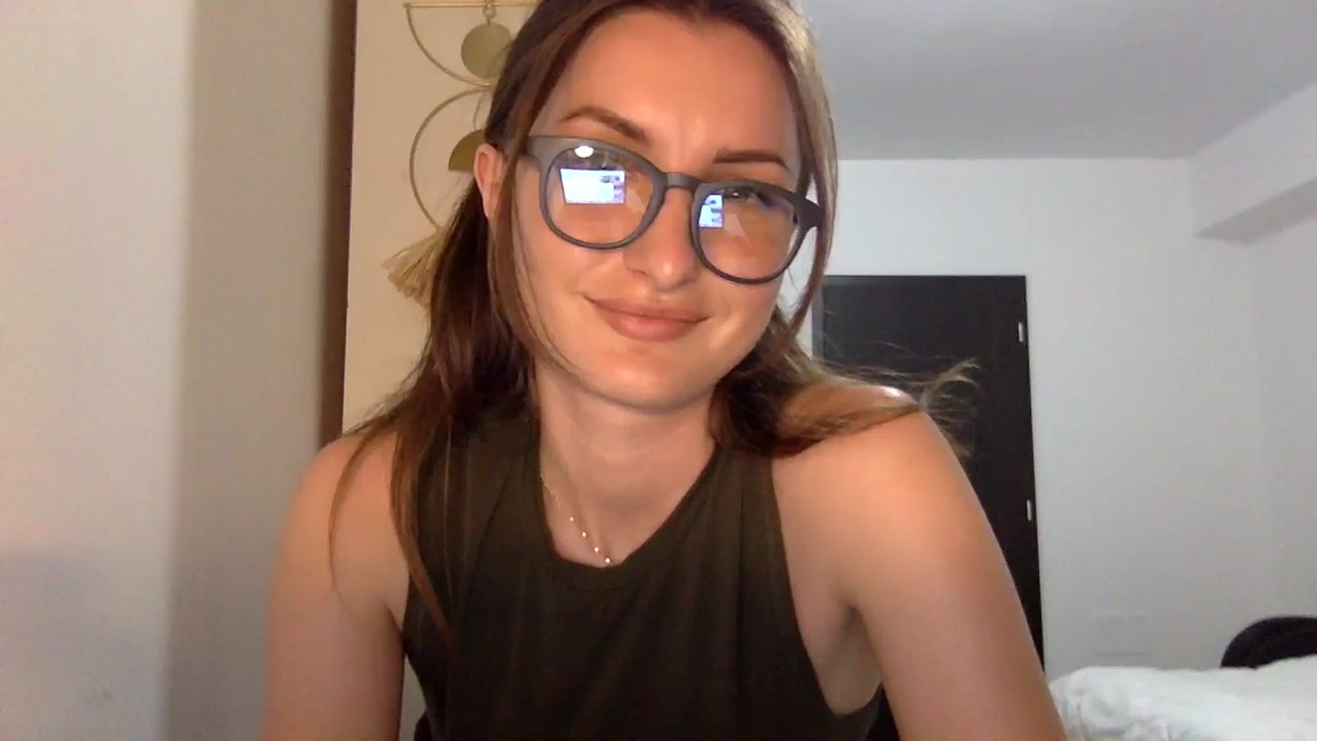 Gallery image thumbnail from EmilyNParis's myfreecams stream on, 06/08/2024, 21:26 image 14 of 20