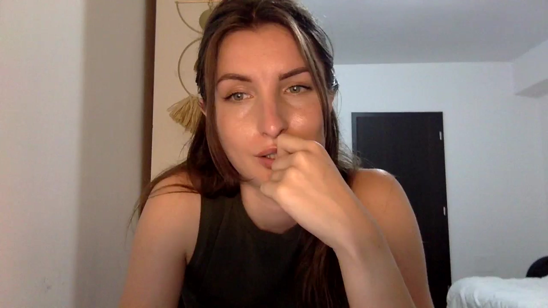 Gallery image thumbnail from EmilyNParis's myfreecams stream on, 06/09/2024, 24:02 image 3 of 20