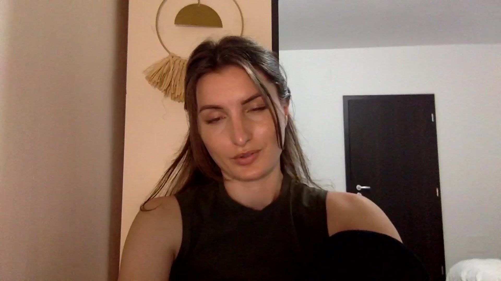 Gallery image thumbnail from EmilyNParis's myfreecams stream on, 06/09/2024, 24:02 image 18 of 20