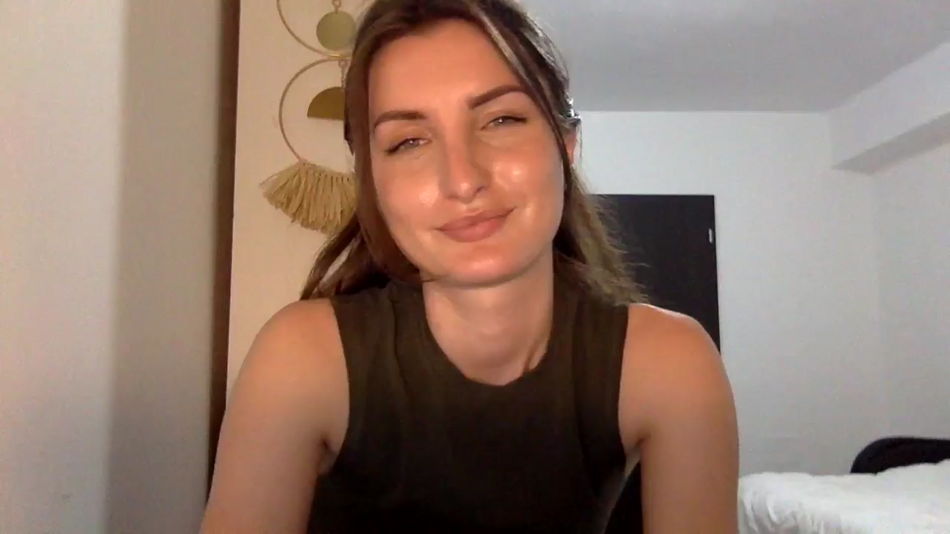 Gallery image thumbnail from EmilyNParis's myfreecams stream on, 06/09/2024, 24:02 image 8 of 20