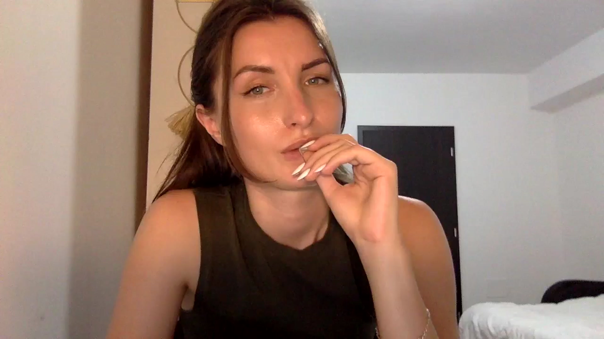 Gallery image thumbnail from EmilyNParis's myfreecams stream on, 06/09/2024, 24:02 image 9 of 20