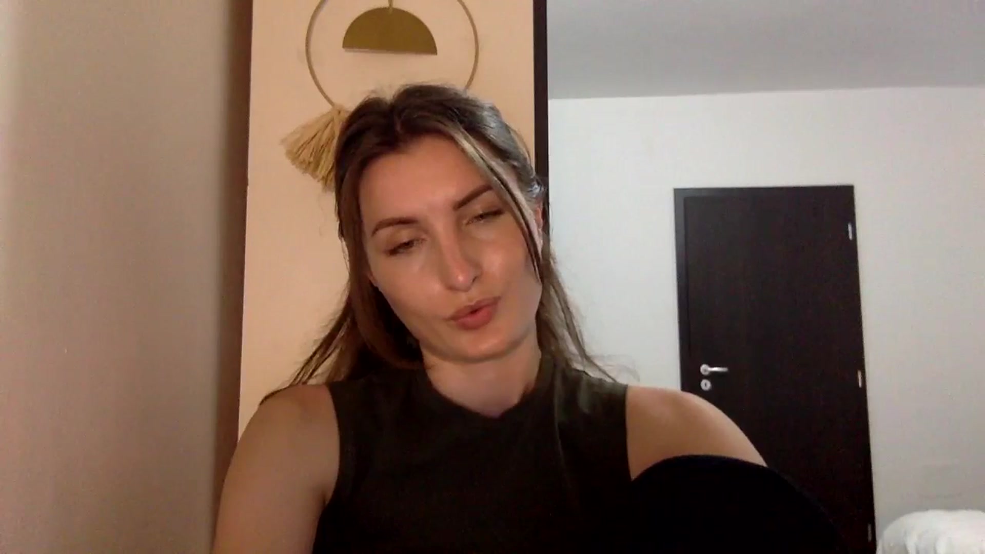 Gallery image thumbnail from EmilyNParis's myfreecams stream on, 06/09/2024, 24:26 image 6 of 20