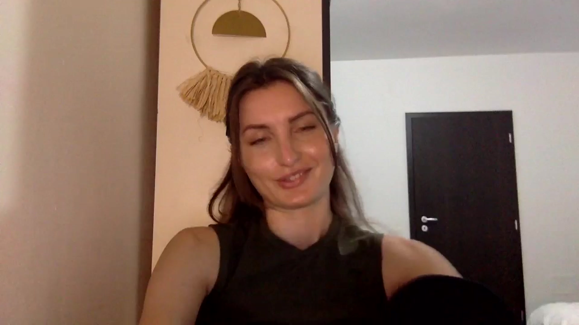 Gallery image thumbnail from EmilyNParis's myfreecams stream on, 06/09/2024, 24:26 image 3 of 20