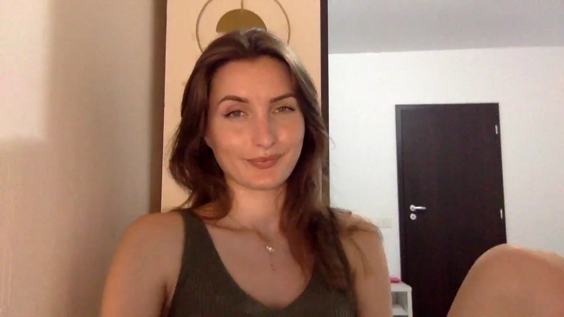 Gallery image thumbnail from EmilyNParis's myfreecams stream on, 06/10/2024, 20:05 image 19 of 20