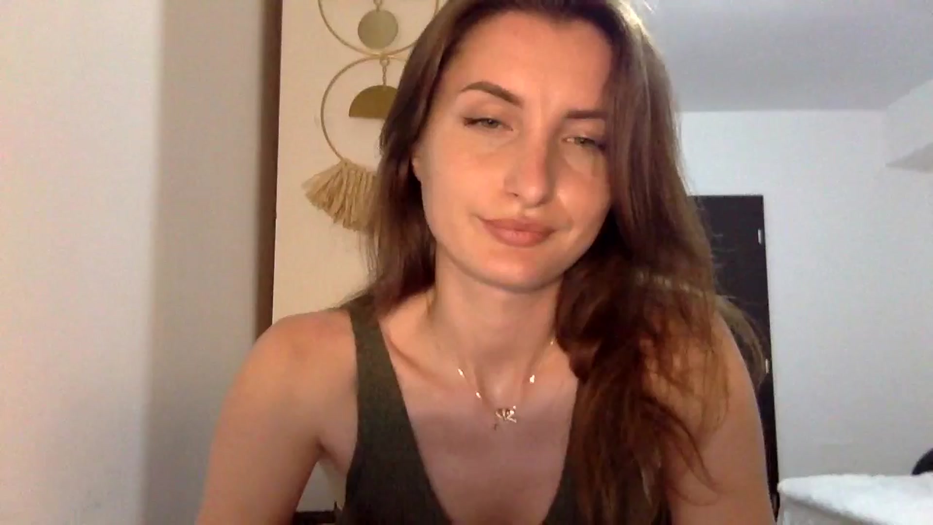 Gallery image thumbnail from EmilyNParis's myfreecams stream on, 06/10/2024, 21:41 image 12 of 20
