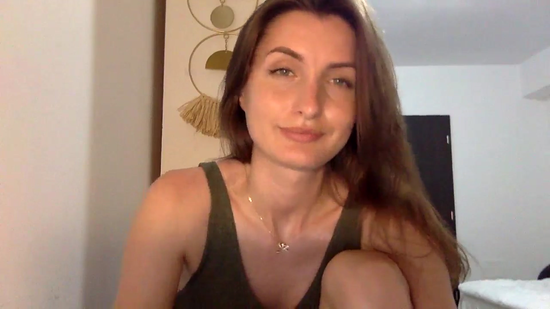 Gallery image thumbnail from EmilyNParis's myfreecams stream on, 06/10/2024, 21:41 image 17 of 20