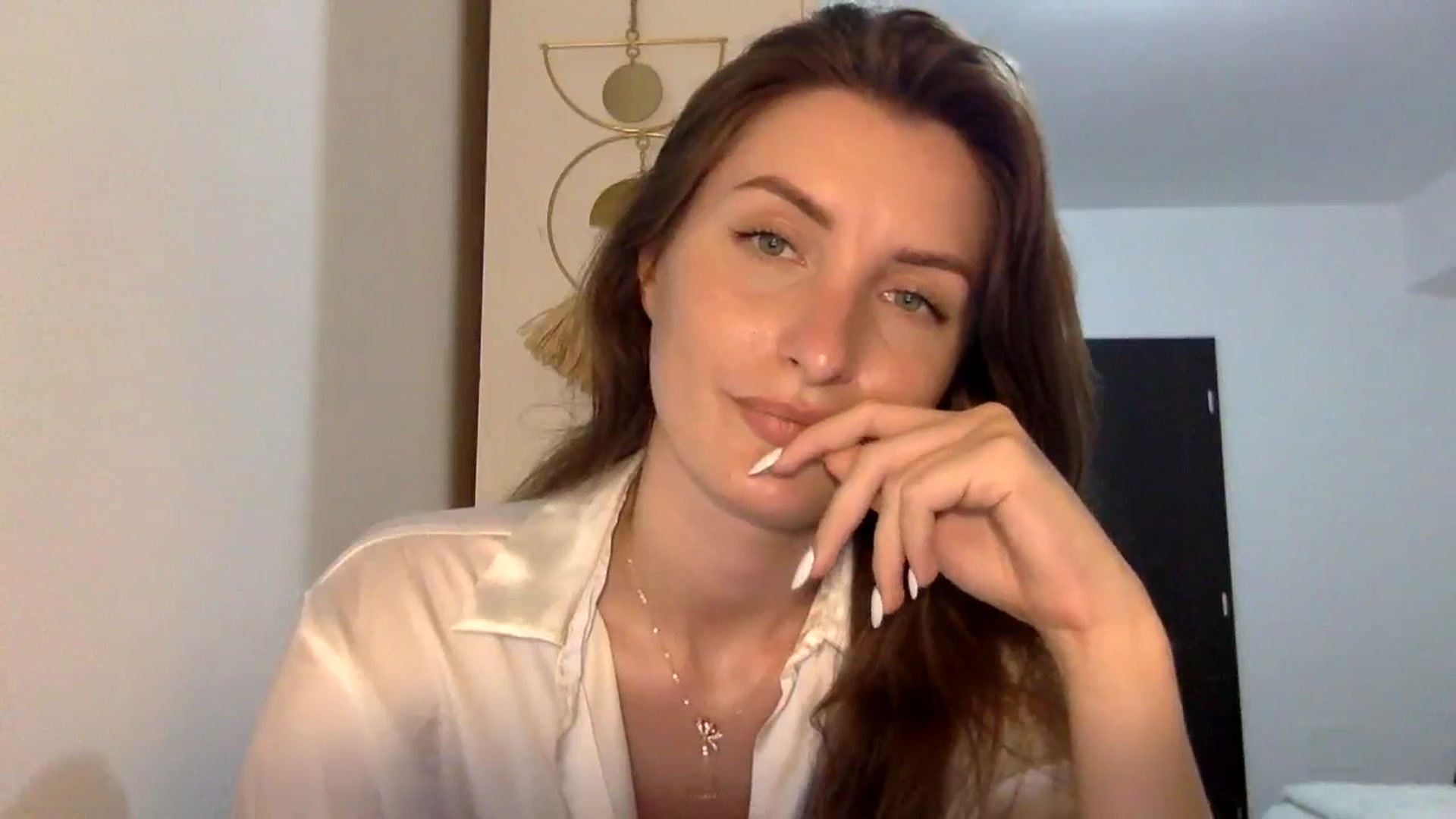 Gallery image thumbnail from EmilyNParis's myfreecams stream on, 06/15/2024, 19:48 image 19 of 20
