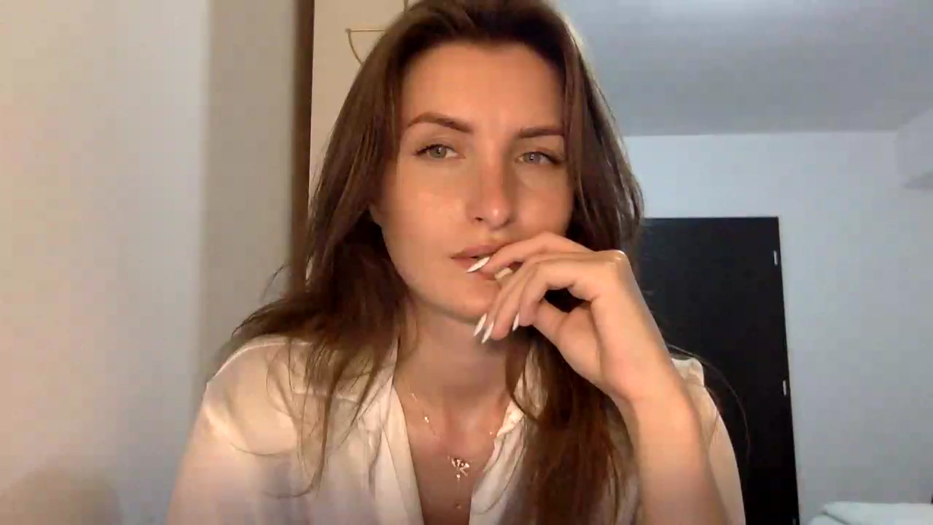 Gallery image thumbnail from EmilyNParis's myfreecams stream on, 06/15/2024, 19:48 image 12 of 20