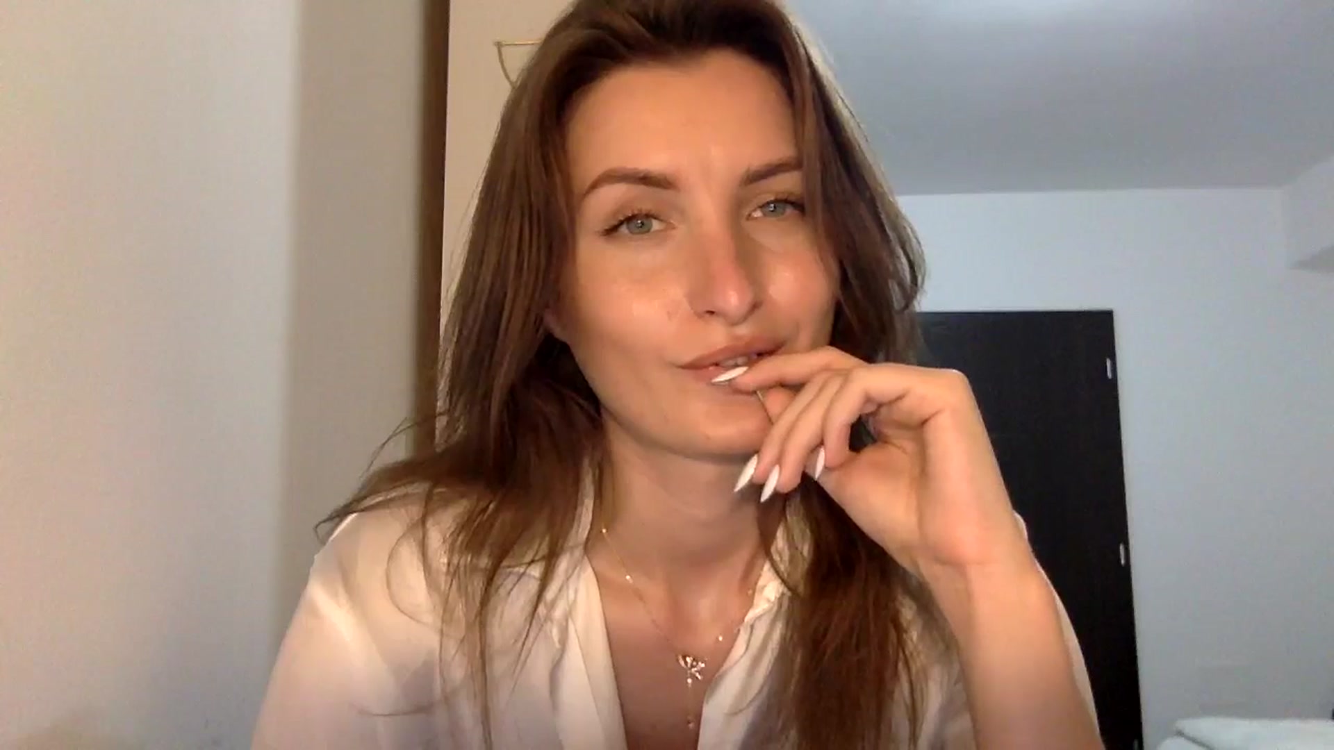 Gallery image thumbnail from EmilyNParis's myfreecams stream on, 06/15/2024, 19:48 image 15 of 20
