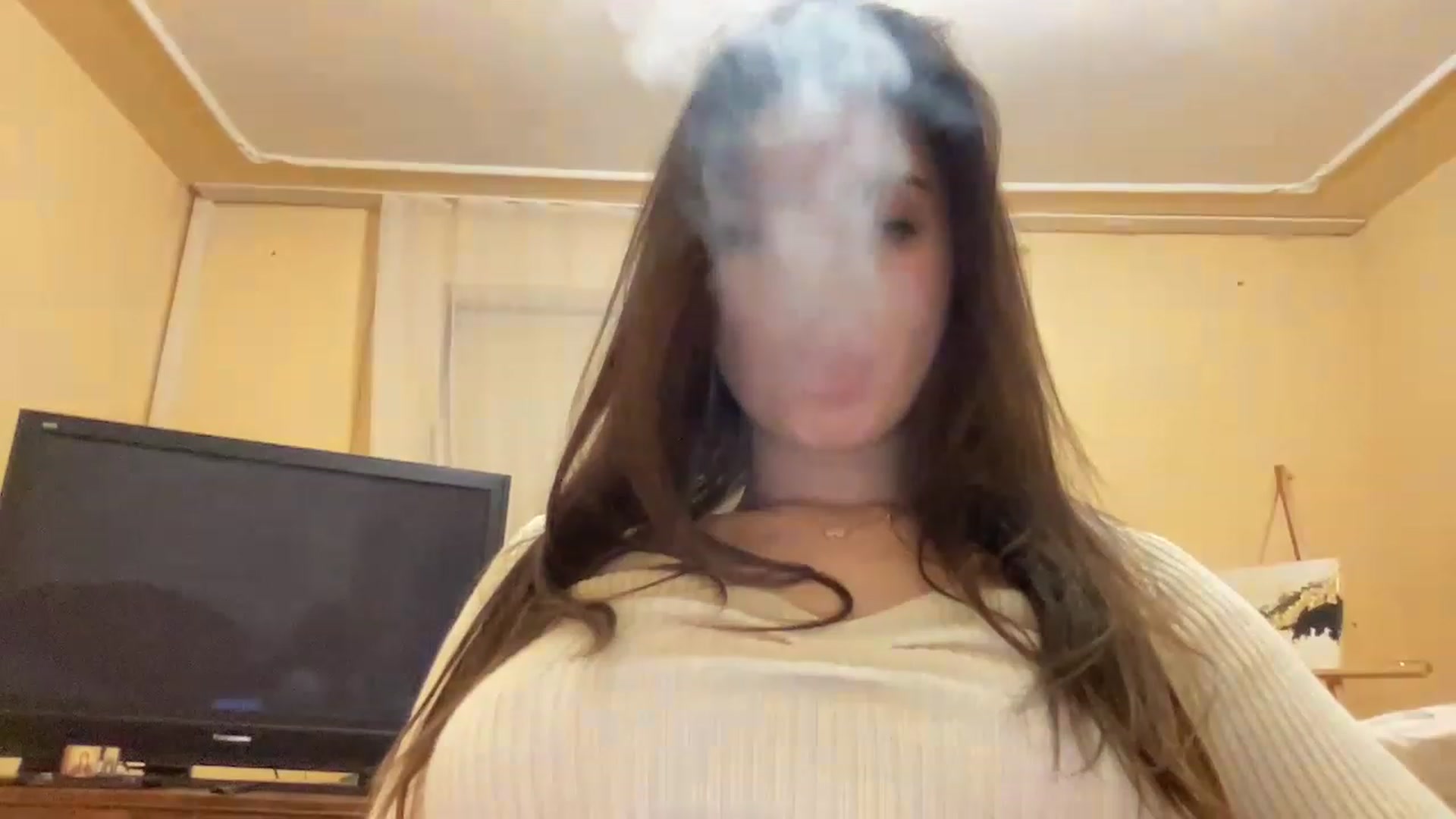 Gallery image thumbnail from EmilyPariss's myfreecams stream on, 01/03/2023, 18:05 image 17 of 20