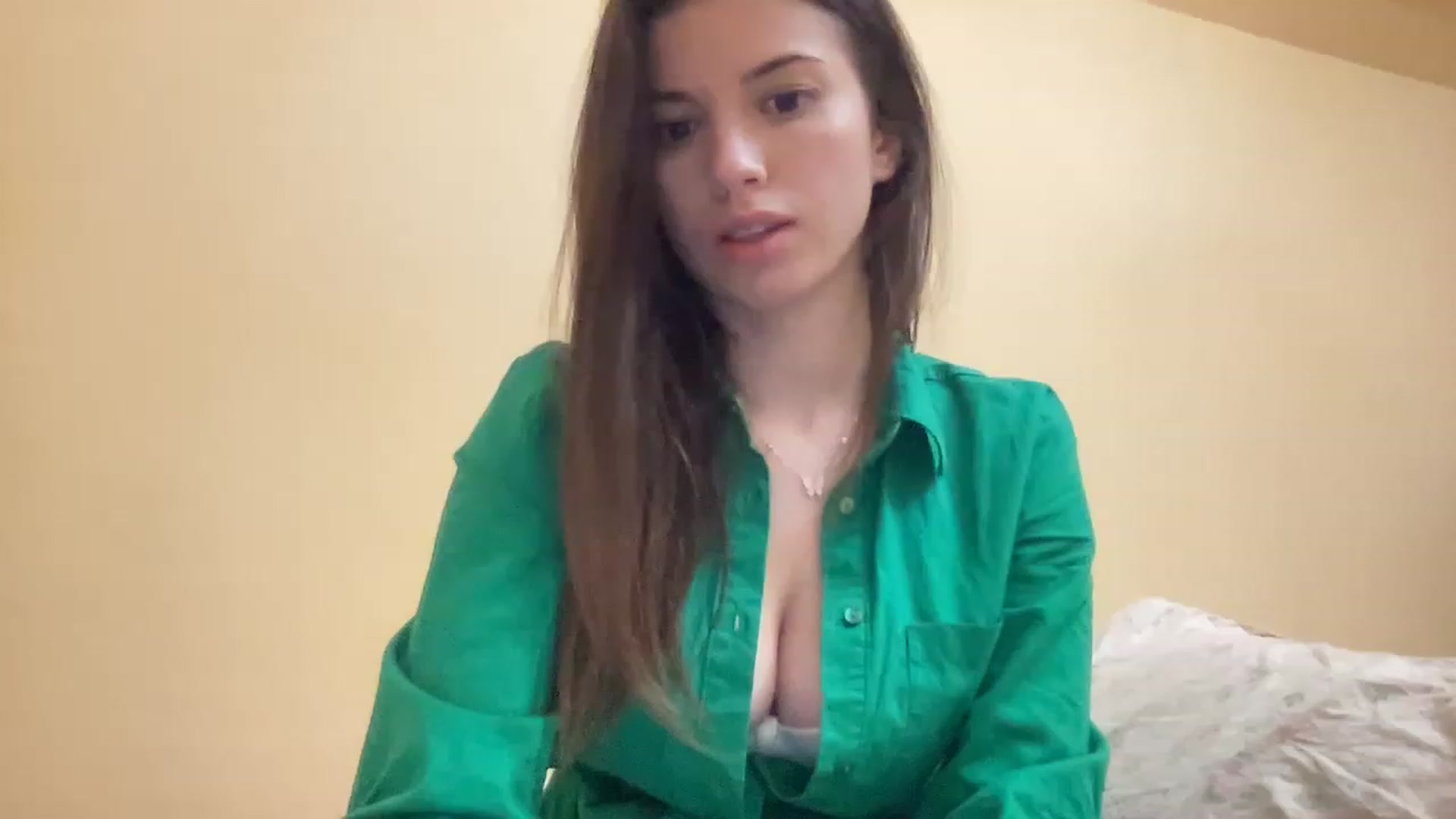 Gallery image thumbnail from EmilyPariss's myfreecams stream on, 01/03/2023, 22:41 image 18 of 20