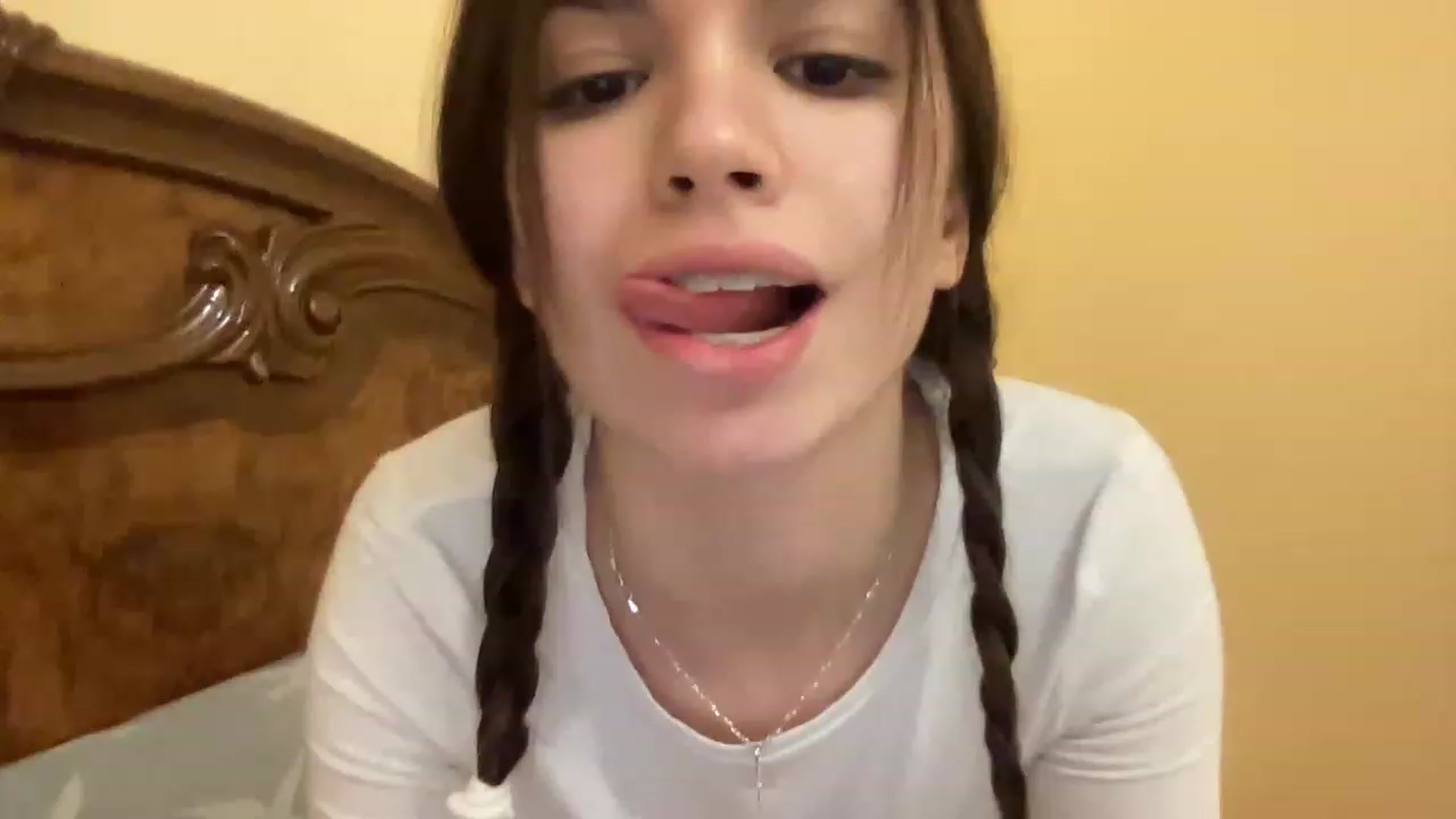 Gallery image thumbnail from EmilyPariss's myfreecams stream on, 01/26/2023, 20:06 image 18 of 20