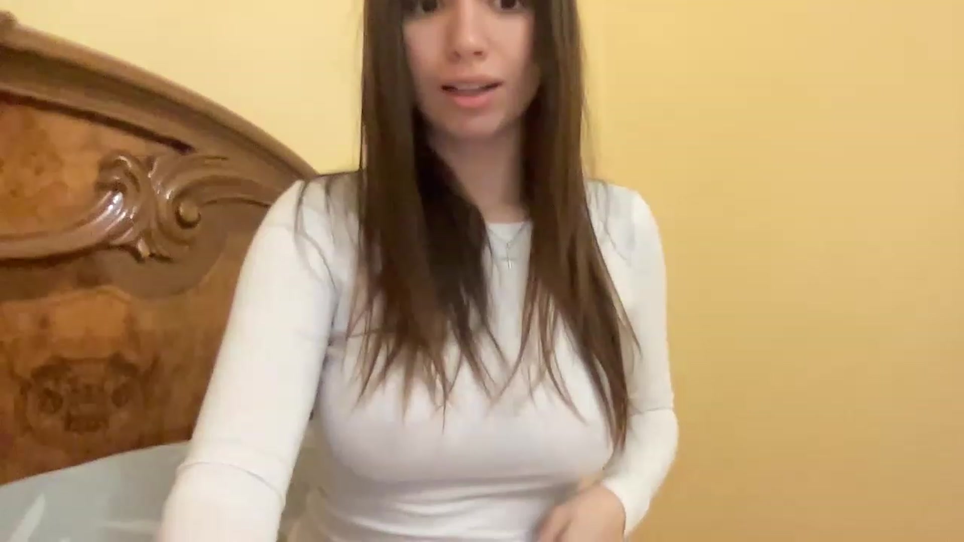 Gallery image thumbnail from EmilyPariss's myfreecams stream on, 01/26/2023, 20:06 image 5 of 20