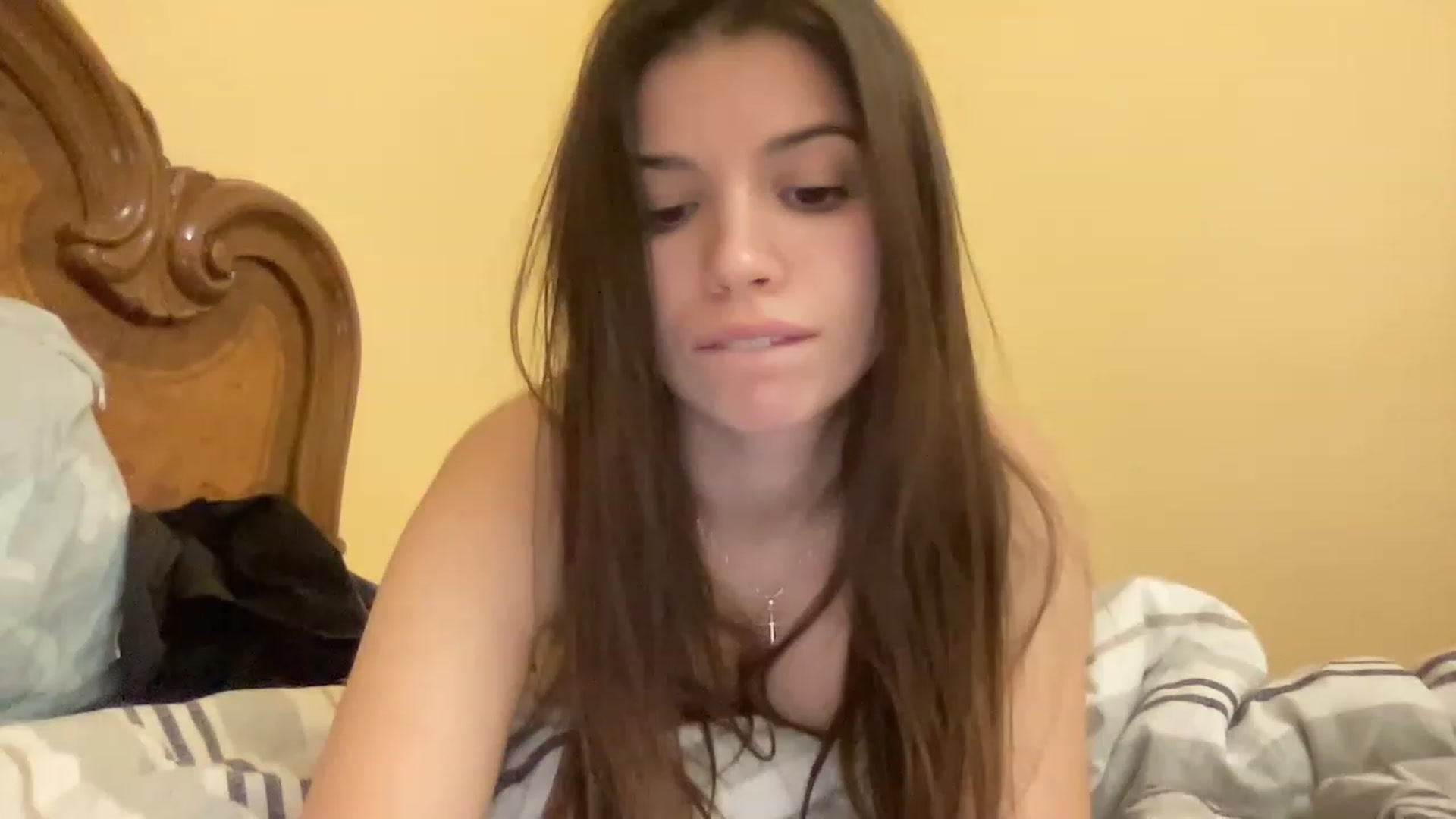 Gallery image thumbnail from EmilyPariss's myfreecams stream on, 01/27/2023, 19:11 image 2 of 20