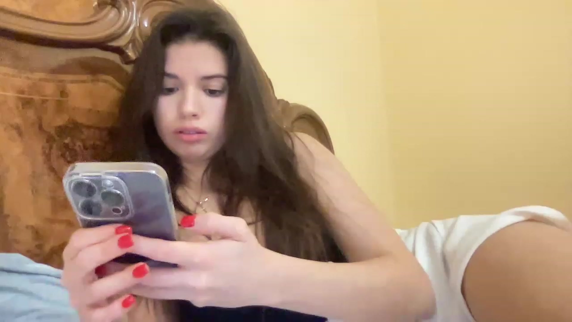 Gallery image thumbnail from EmilyPariss's myfreecams stream on, 02/02/2023, 19:39 image 5 of 20