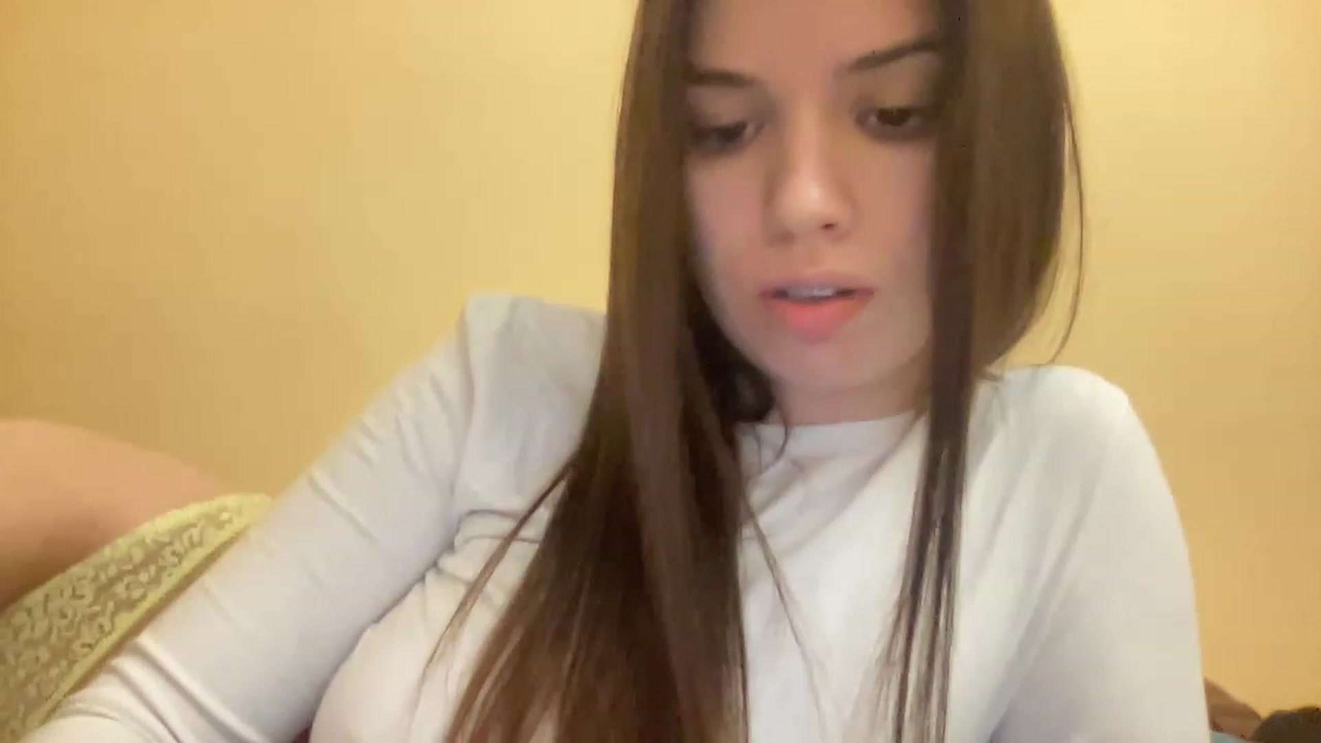 Gallery image thumbnail from EmilyPariss's myfreecams stream on, 03/07/2023, 19:06 image 19 of 20