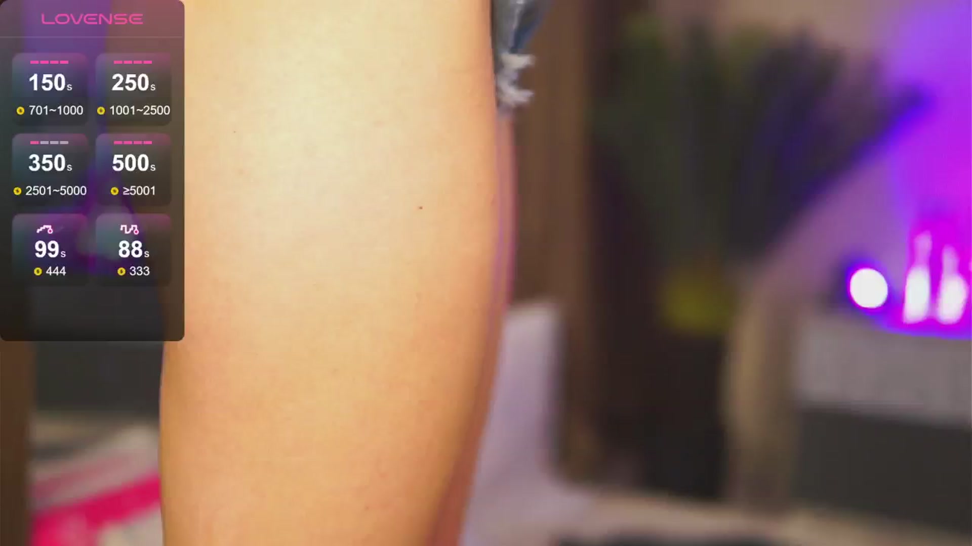Gallery image thumbnail from EmilyRaymont's myfreecams stream on, 11/21/2024, 01:09 image 12 of 20