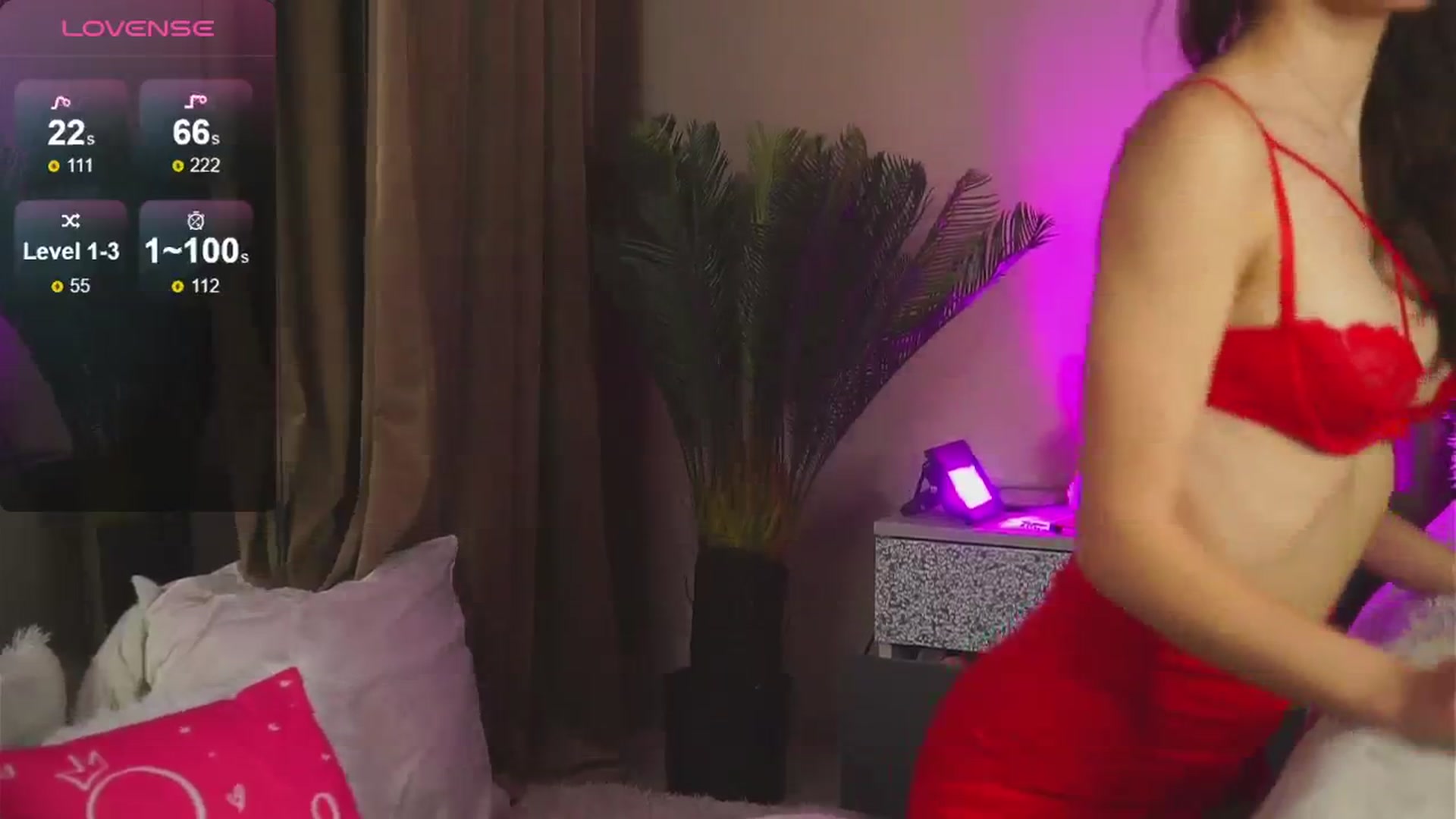 Gallery image thumbnail from EmilyRaymont's myfreecams stream on, 11/28/2024, 22:42 image 14 of 20