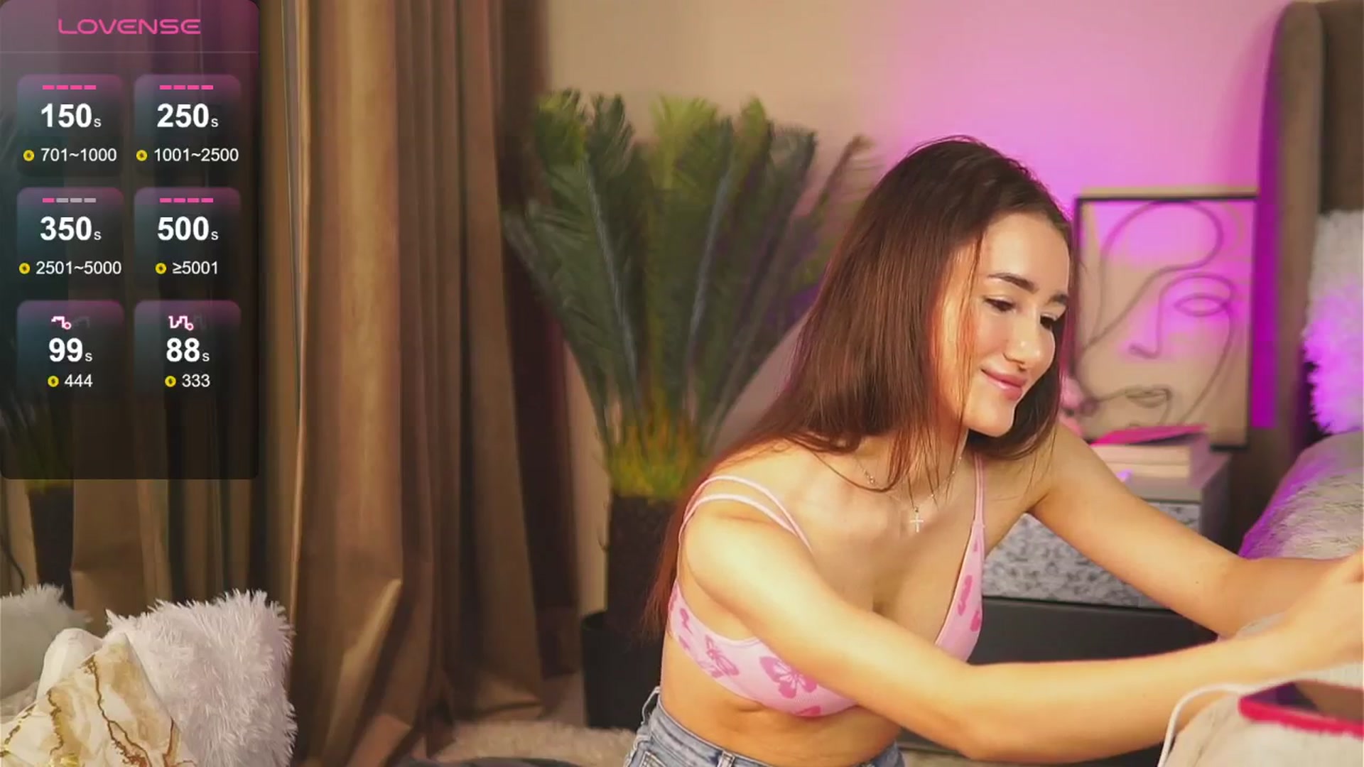 Gallery image thumbnail from EmilyRaymont's myfreecams stream on, 11/29/2024, 21:54 image 4 of 20