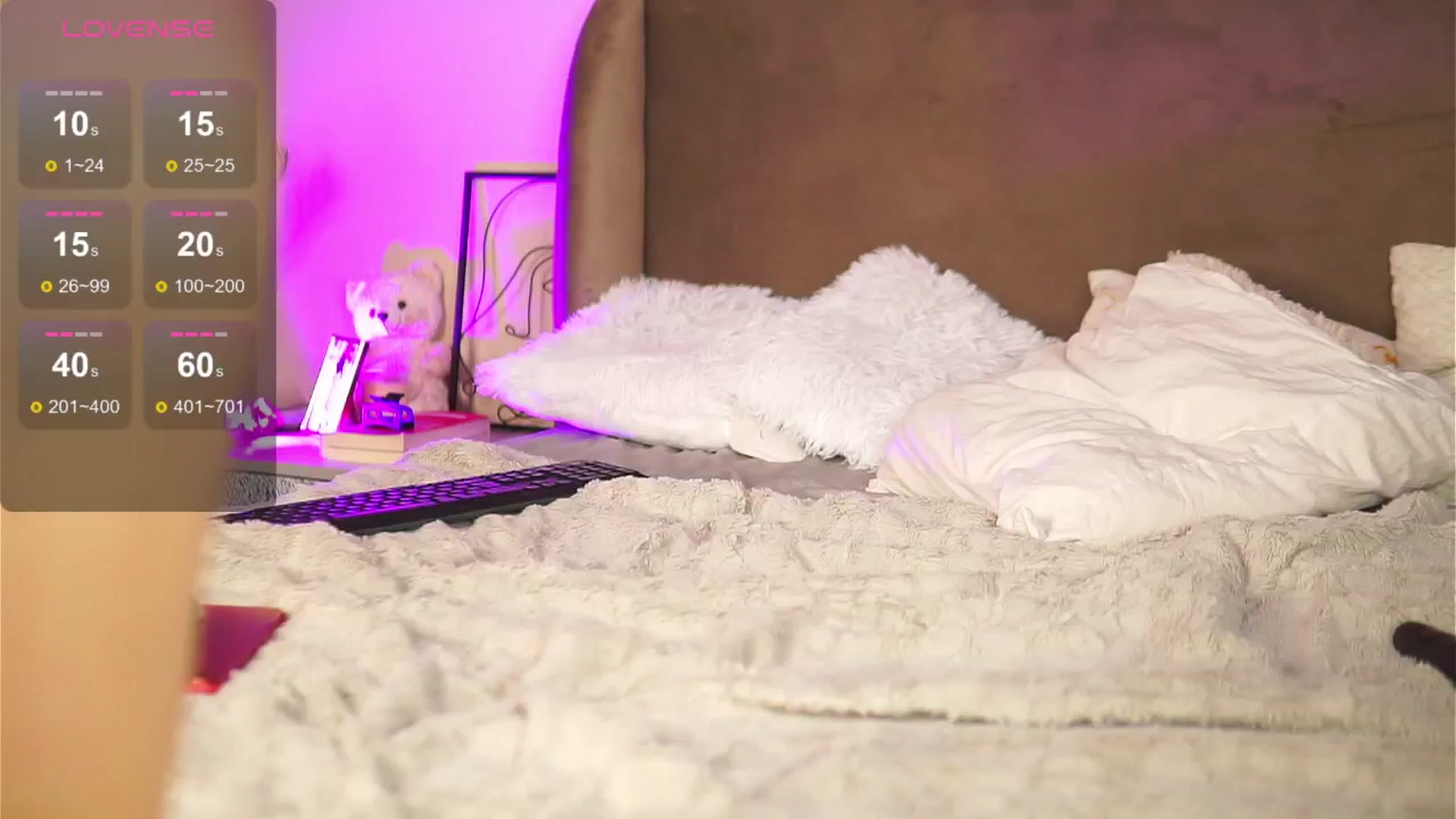 Gallery image thumbnail from EmilyRaymont's myfreecams stream on, 12/08/2024, 03:55 image 16 of 20
