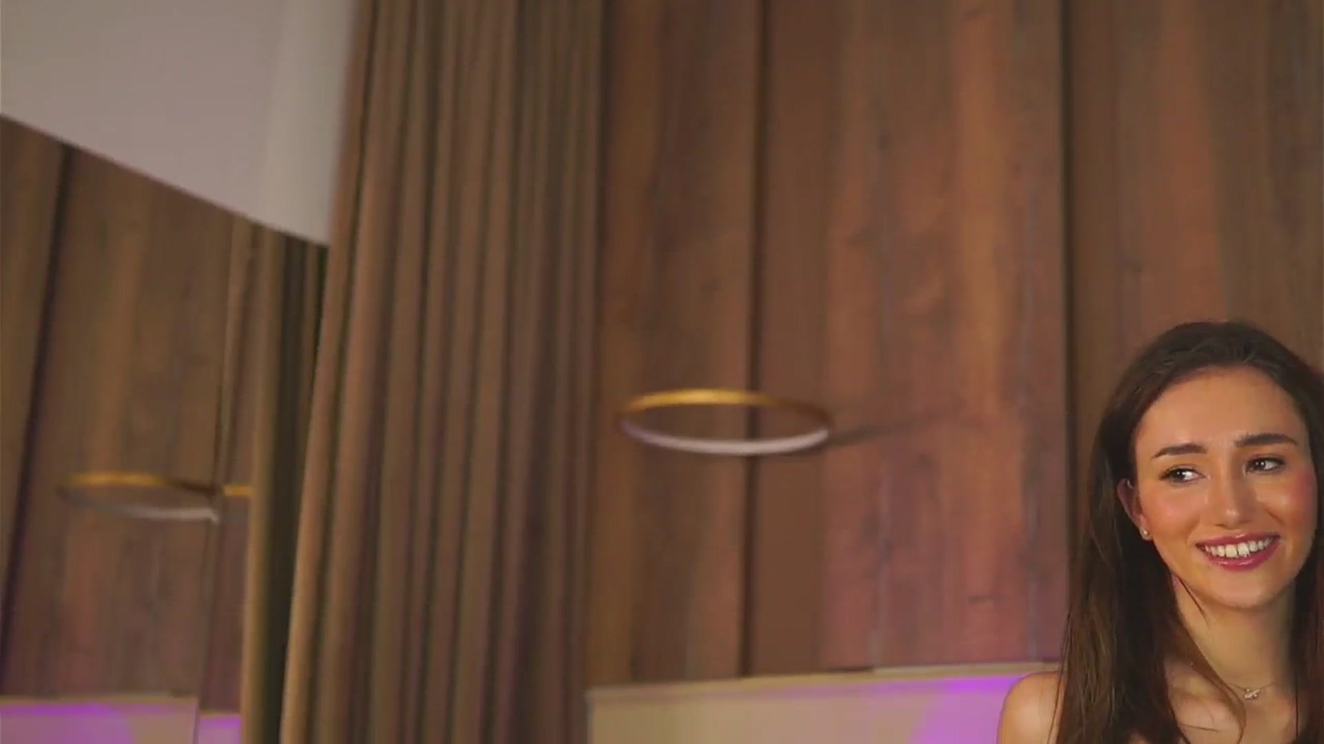 Gallery image thumbnail from EmilyRaymont's myfreecams stream on, 01/15/2025, 06:04 image 16 of 20