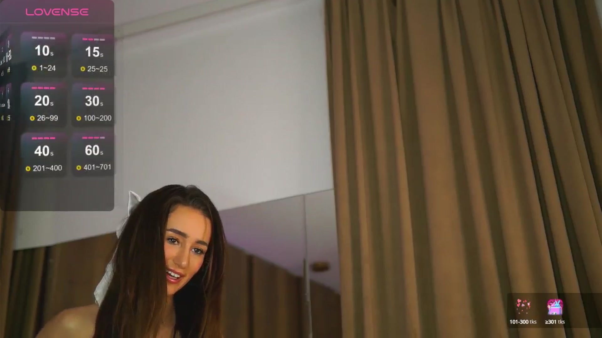 Gallery image thumbnail from EmilyRaymont's myfreecams stream on, 01/25/2025, 03:06 image 13 of 20