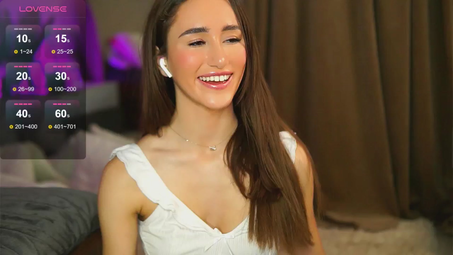Gallery image thumbnail from EmilyRaymont's myfreecams stream on, 01/25/2025, 06:52 image 18 of 20