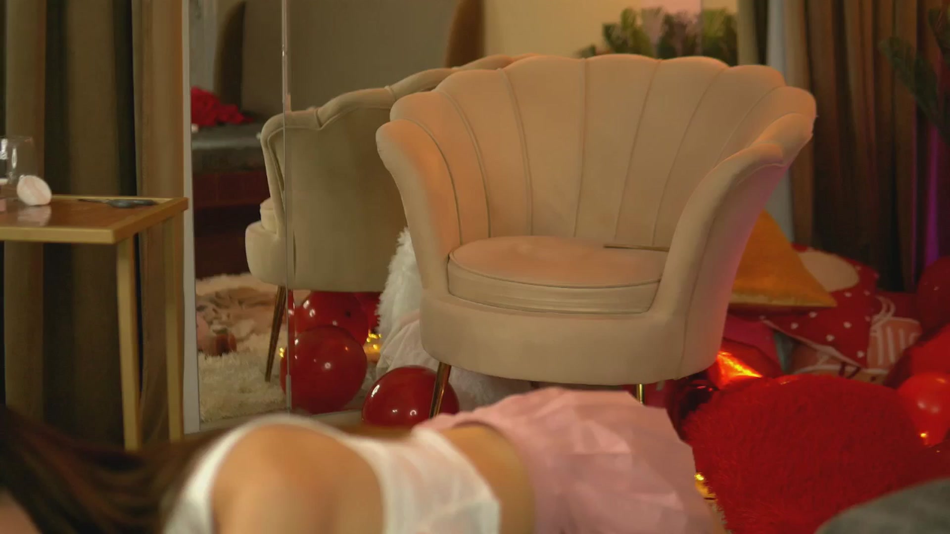 Gallery image thumbnail from EmilyRaymont's myfreecams stream on, 02/22/2025, 01:20 image 16 of 20