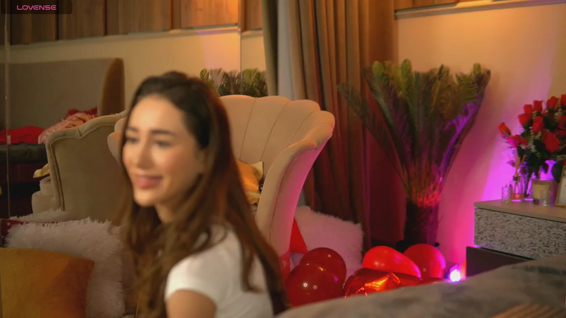 Gallery image thumbnail from EmilyRaymont's myfreecams stream on, 03/04/2025, 22:44 image 3 of 20