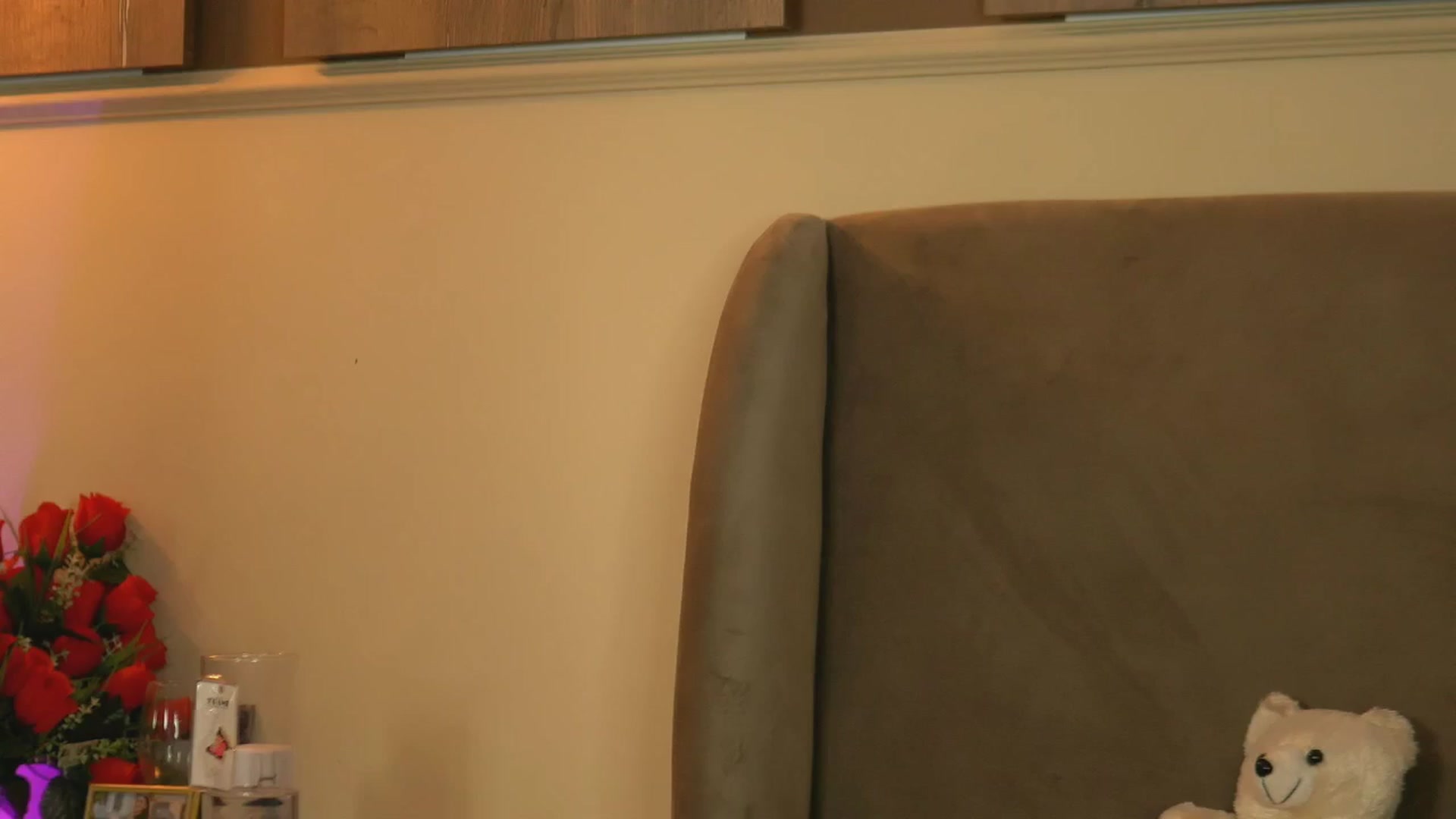 Gallery image thumbnail from EmilyRaymont's myfreecams stream on, 03/05/2025, 23:50 image 1 of 20