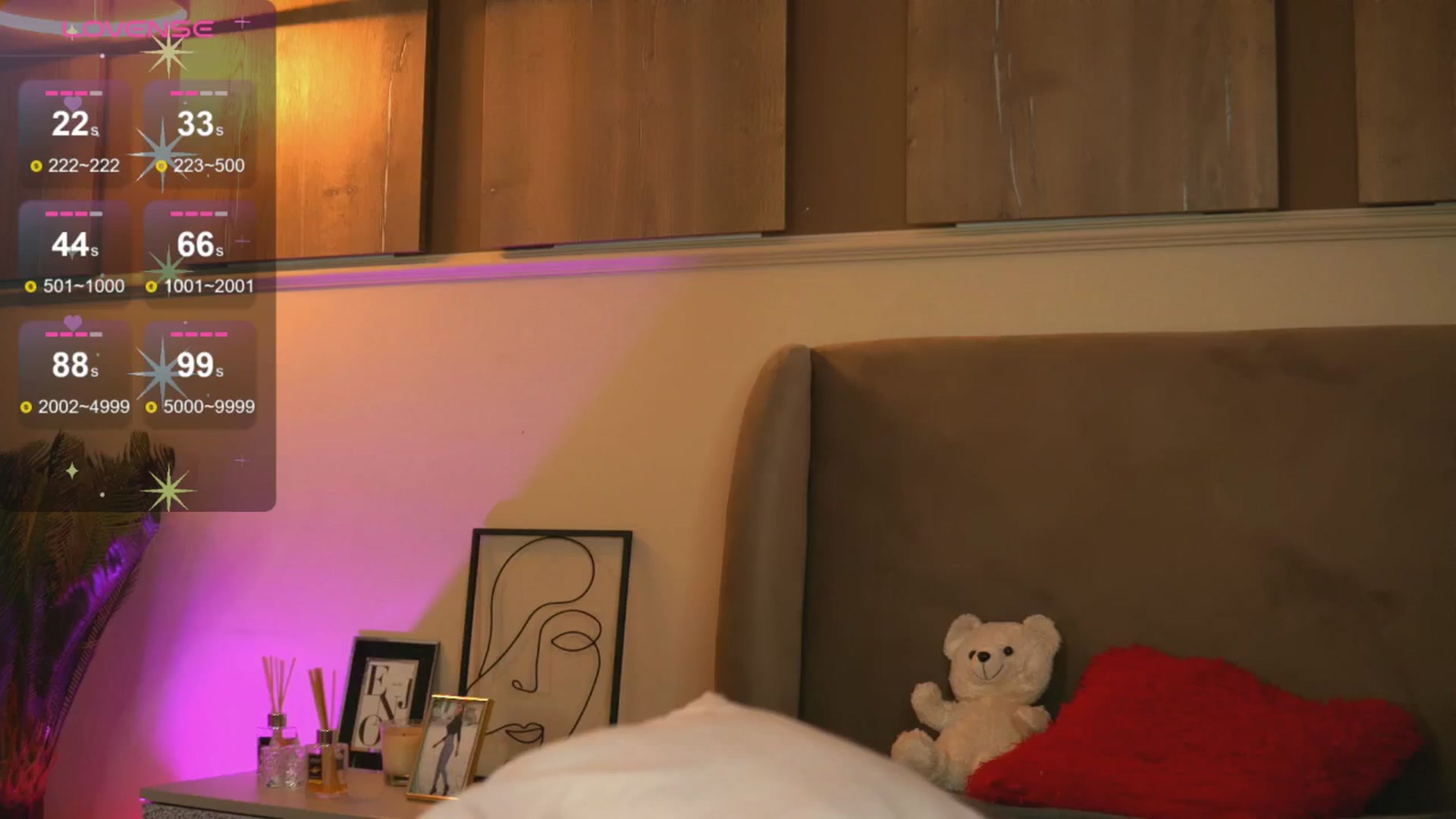 Gallery image thumbnail from EmilyRaymont's myfreecams stream on, 03/20/2025, 23:13 image 4 of 20