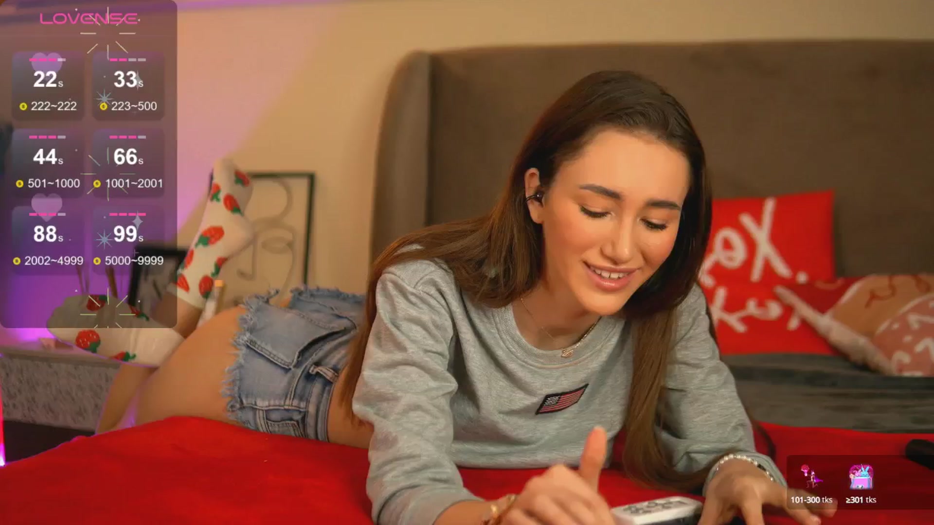 Gallery image thumbnail from EmilyRaymont's myfreecams stream on, 03/23/2025, 01:07 image 14 of 20