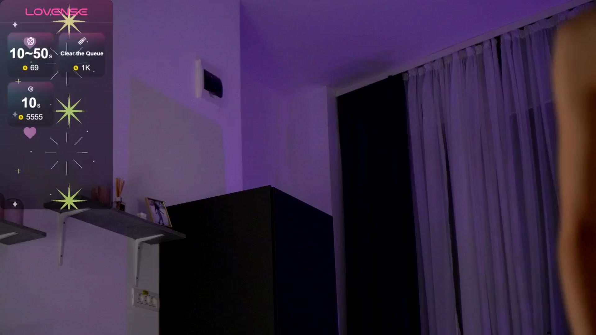 Gallery image thumbnail from EmilyRaymont's myfreecams stream on, 04/03/2025, 24:21 image 1 of 20