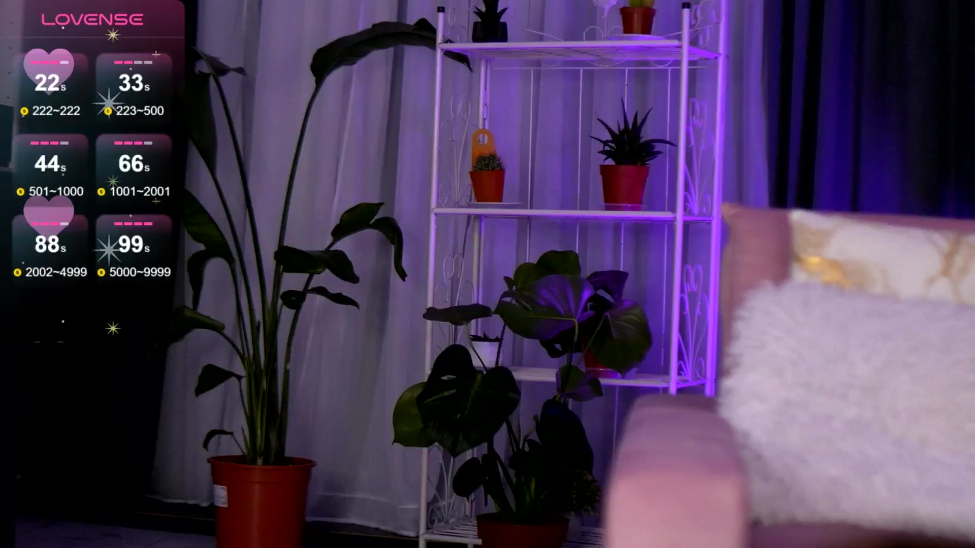 Gallery image thumbnail from EmilyRaymont's myfreecams stream on, 04/13/2025, 03:22 image 6 of 20