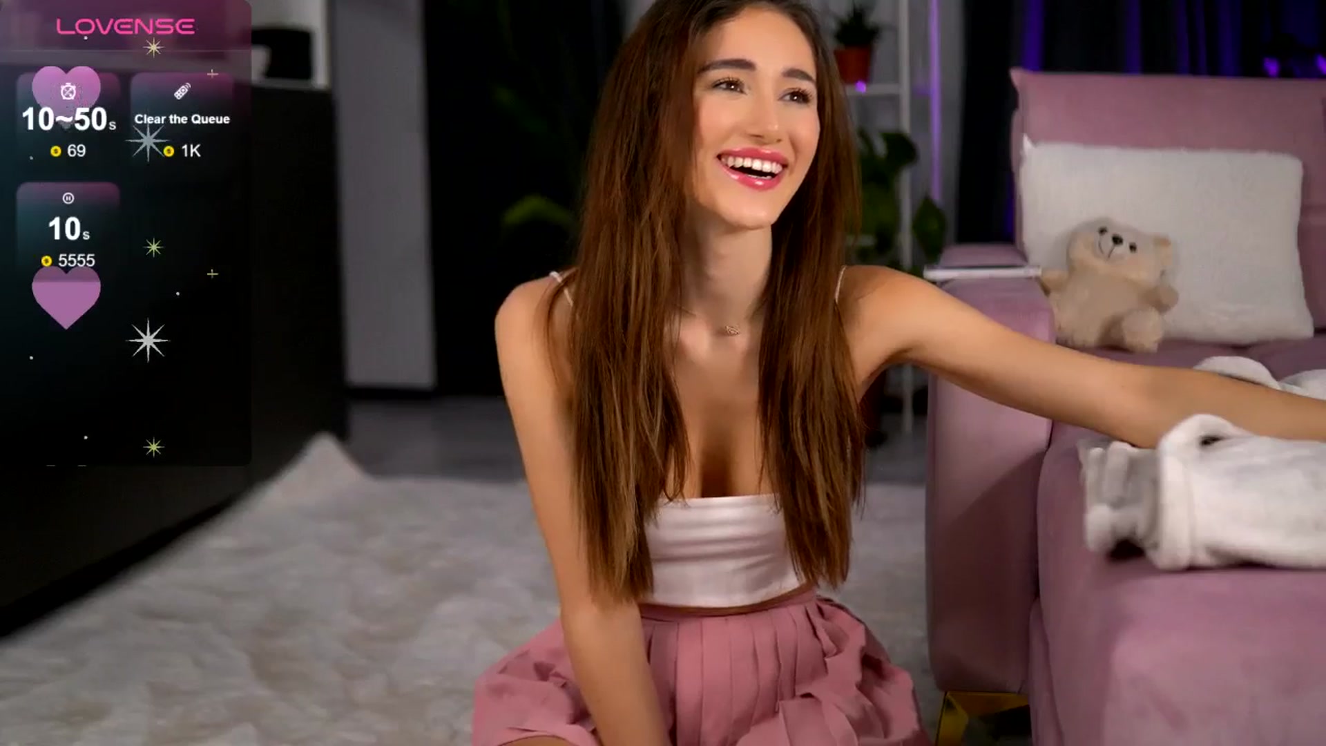 Gallery image thumbnail from EmilyRaymont's myfreecams stream on, 04/26/2025, 23:48 image 13 of 20