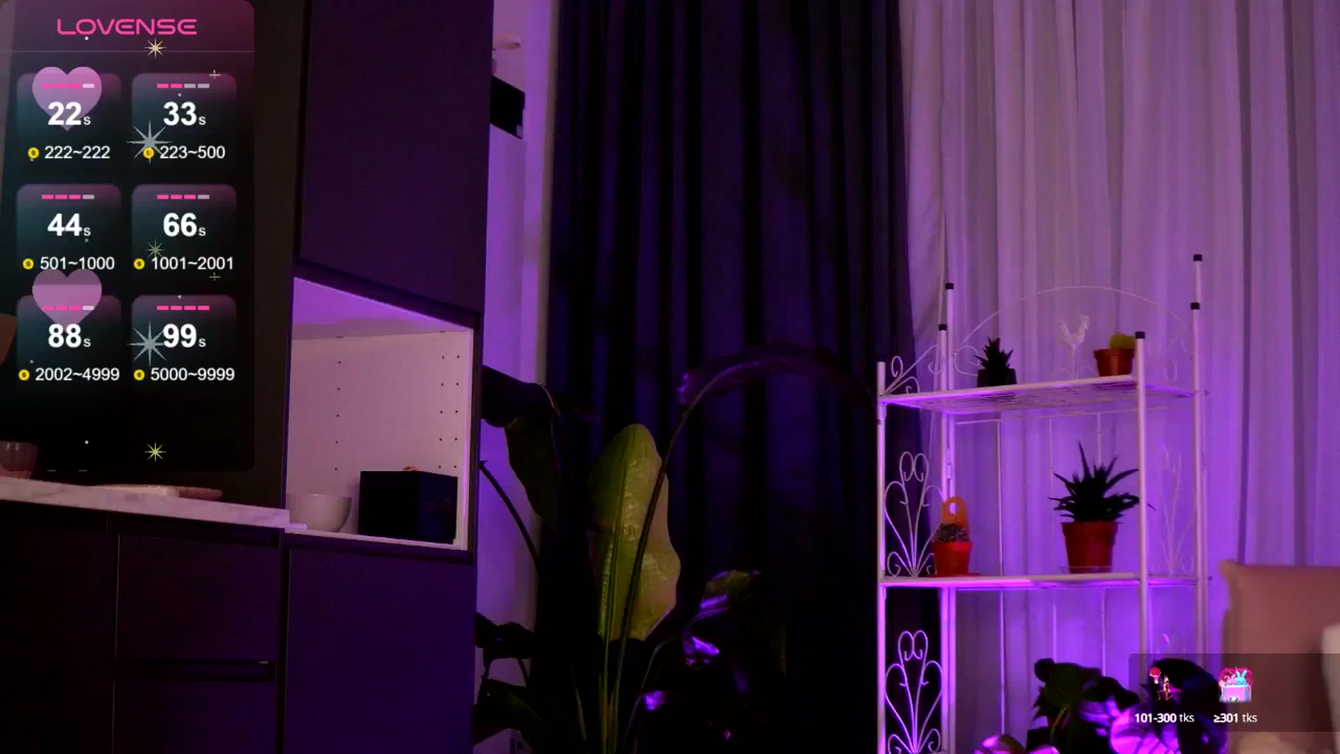 Gallery image thumbnail from EmilyRaymont's myfreecams stream on, 05/13/2025, 03:52 image 5 of 20