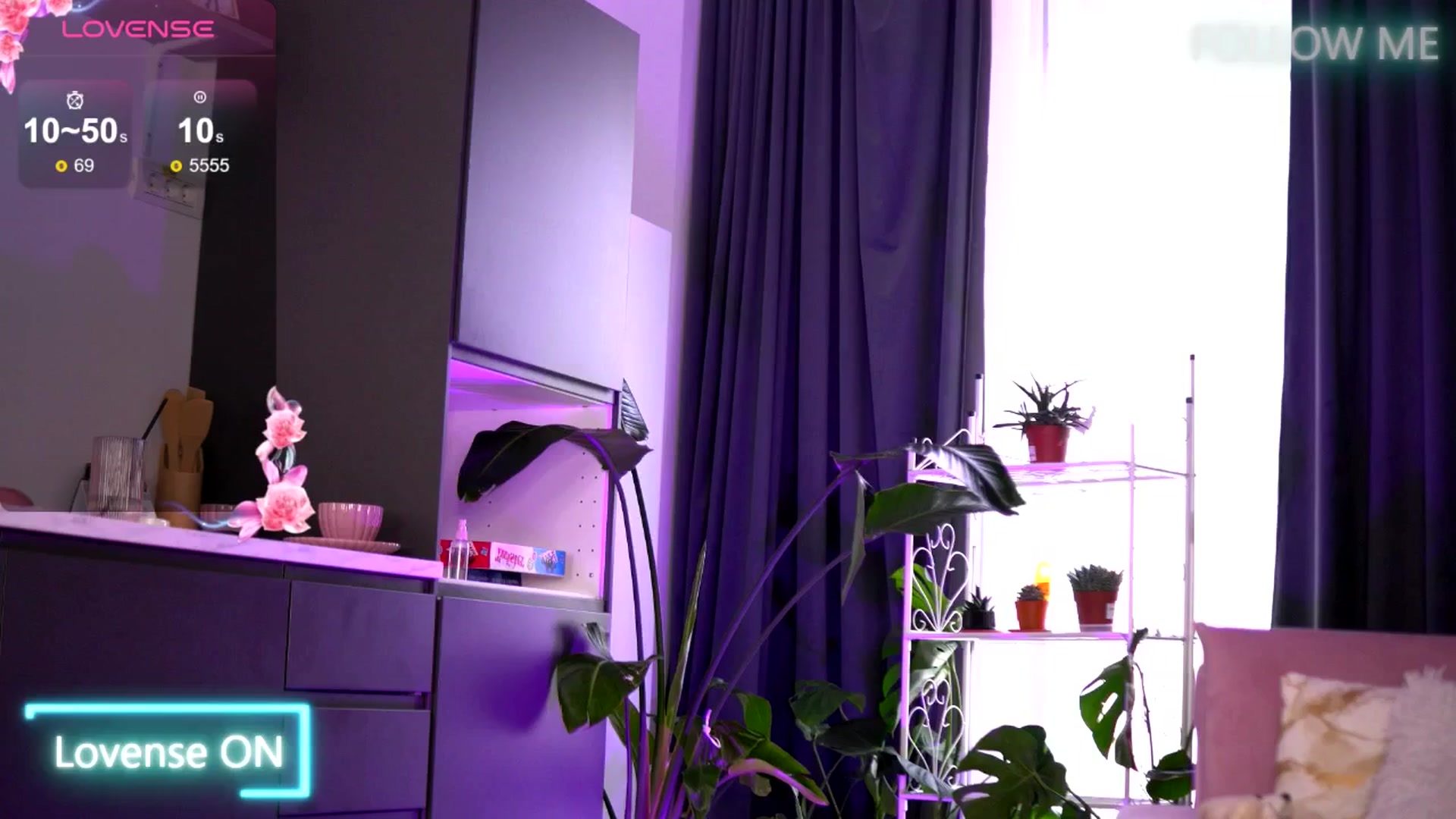 Gallery image thumbnail from EmilyRaymont's myfreecams stream on, 07/07/2025, 04:19 image 9 of 20