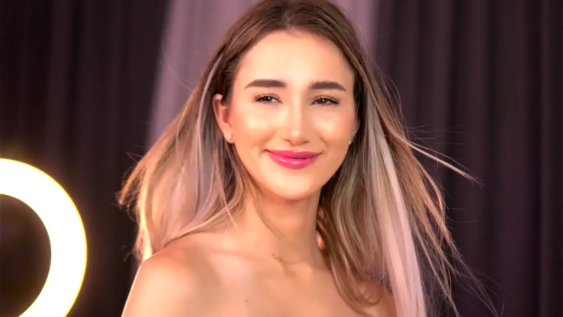 Gallery image thumbnail from EmilyRaymont's myfreecams stream on, 07/31/2025, 24:21 image 9 of 20