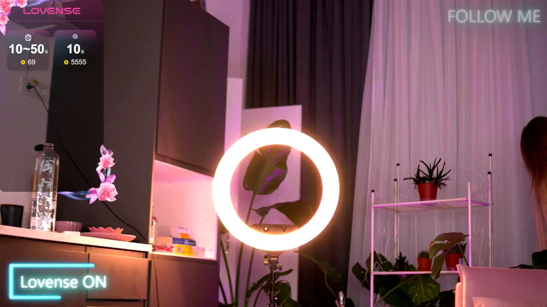 Gallery image thumbnail from EmilyRaymont's myfreecams stream on, 08/03/2025, 03:30 image 16 of 20