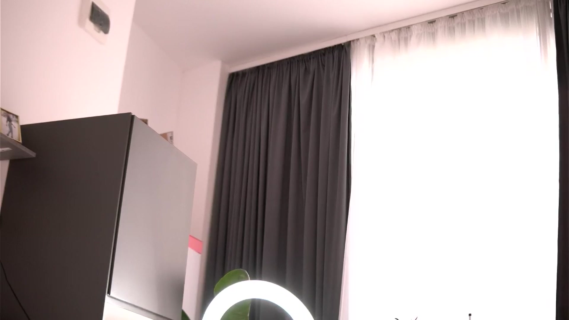 Gallery image thumbnail from EmilyRaymont's myfreecams stream on, 08/16/2025, 09:00 image 3 of 20