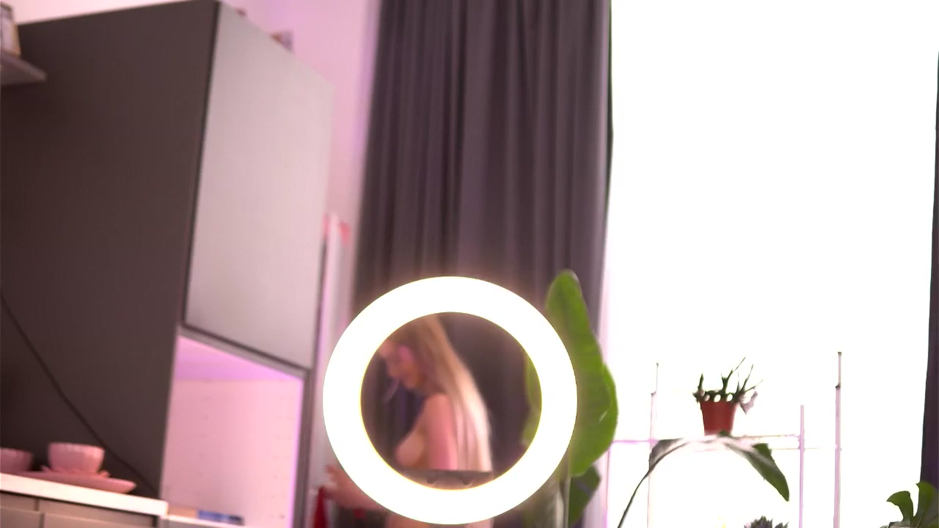 Gallery image thumbnail from EmilyRaymont's myfreecams stream on, 08/17/2025, 09:45 image 10 of 20