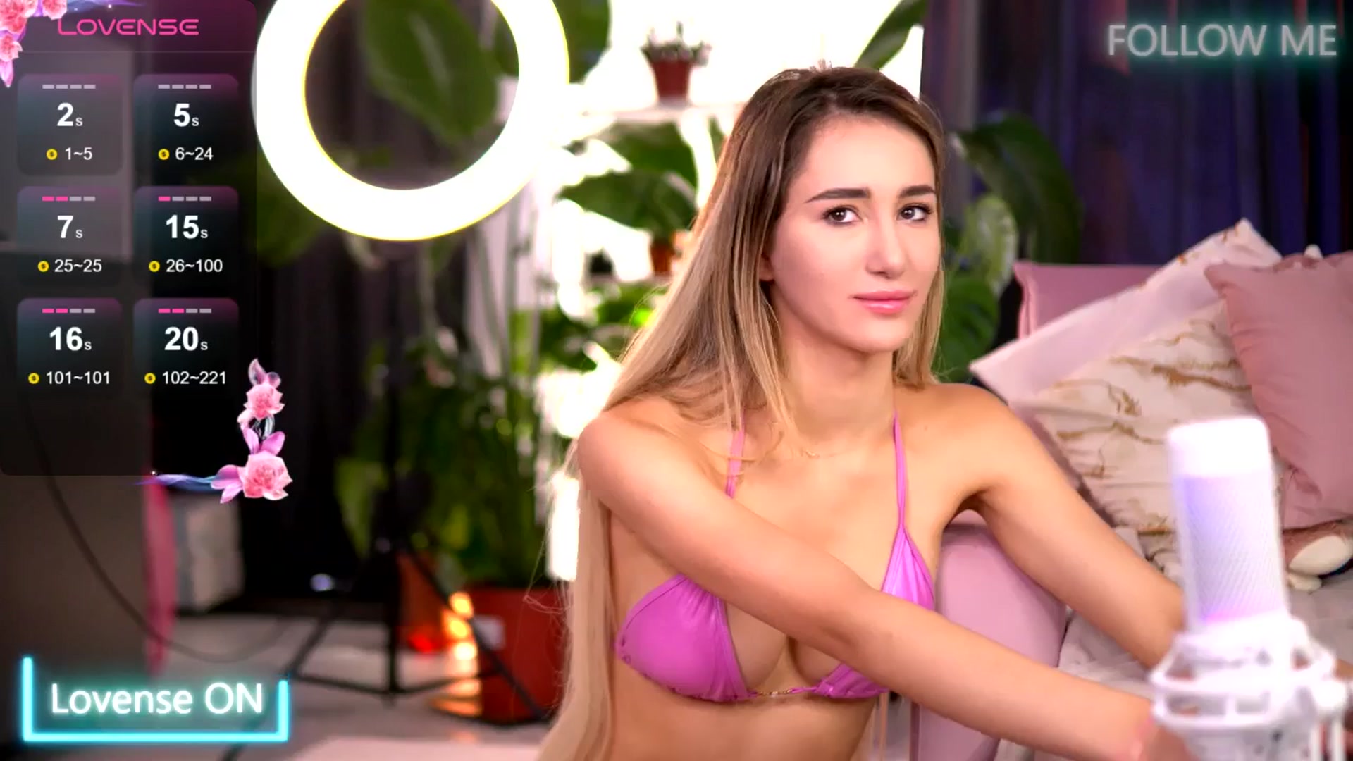 Gallery image thumbnail from EmilyRaymont's myfreecams stream on, 08/28/2025, 07:14 image 6 of 20