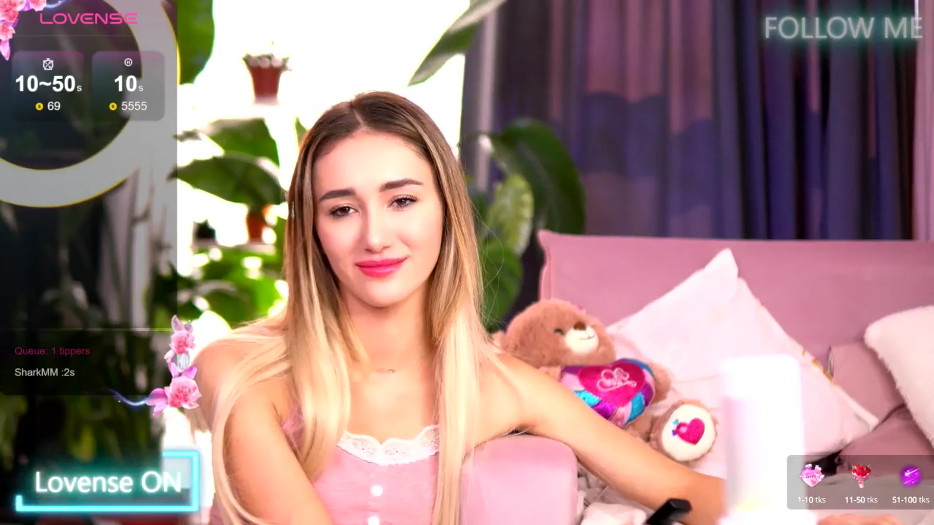 Gallery image thumbnail from EmilyRaymont's myfreecams stream on, 08/28/2025, 11:03 image 3 of 20
