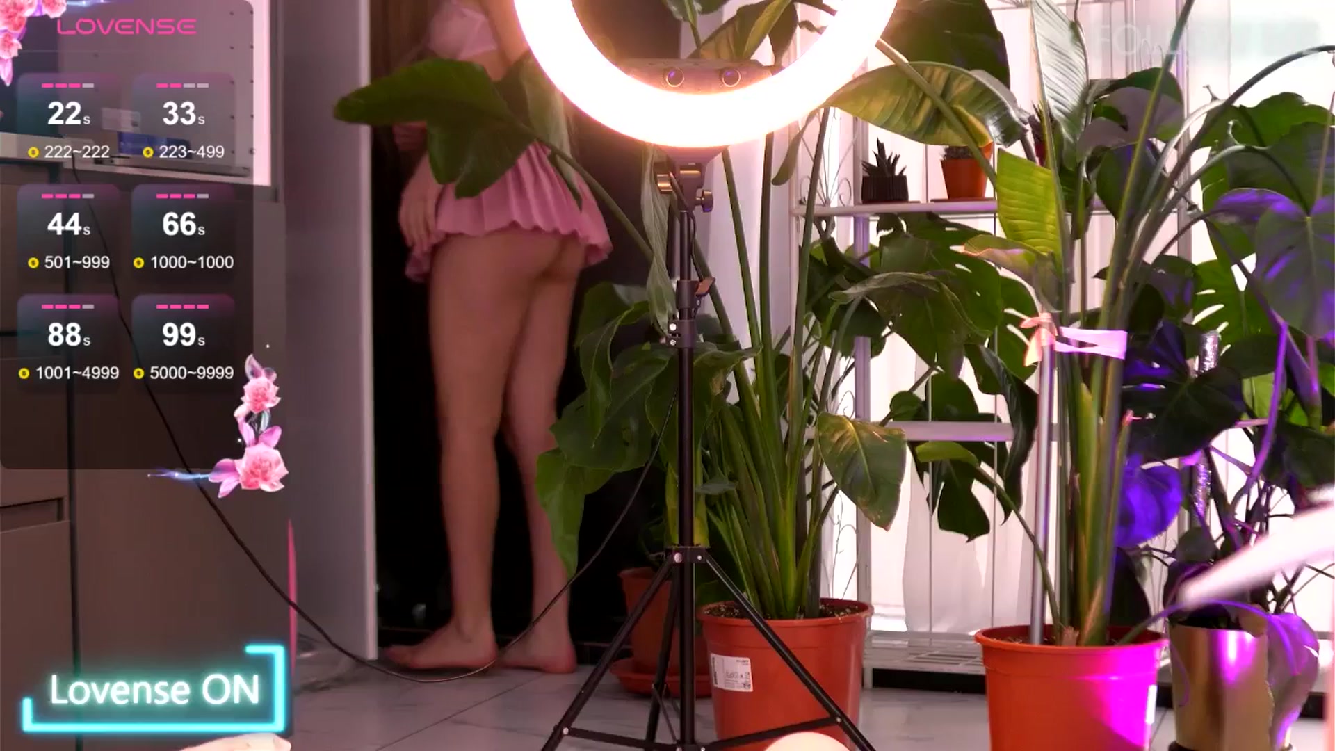 Gallery image thumbnail from EmilyRaymont's myfreecams stream on, 08/31/2025, 07:19 image 14 of 20