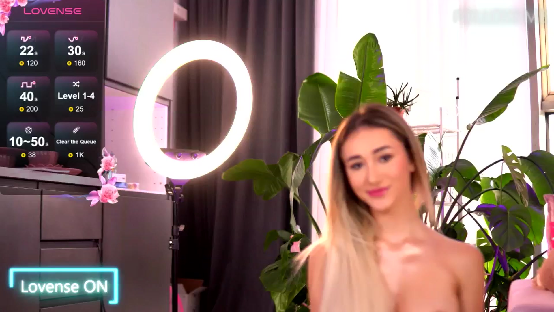 Gallery image thumbnail from EmilyRaymont's myfreecams stream on, 09/07/2025, 05:14 image 17 of 20