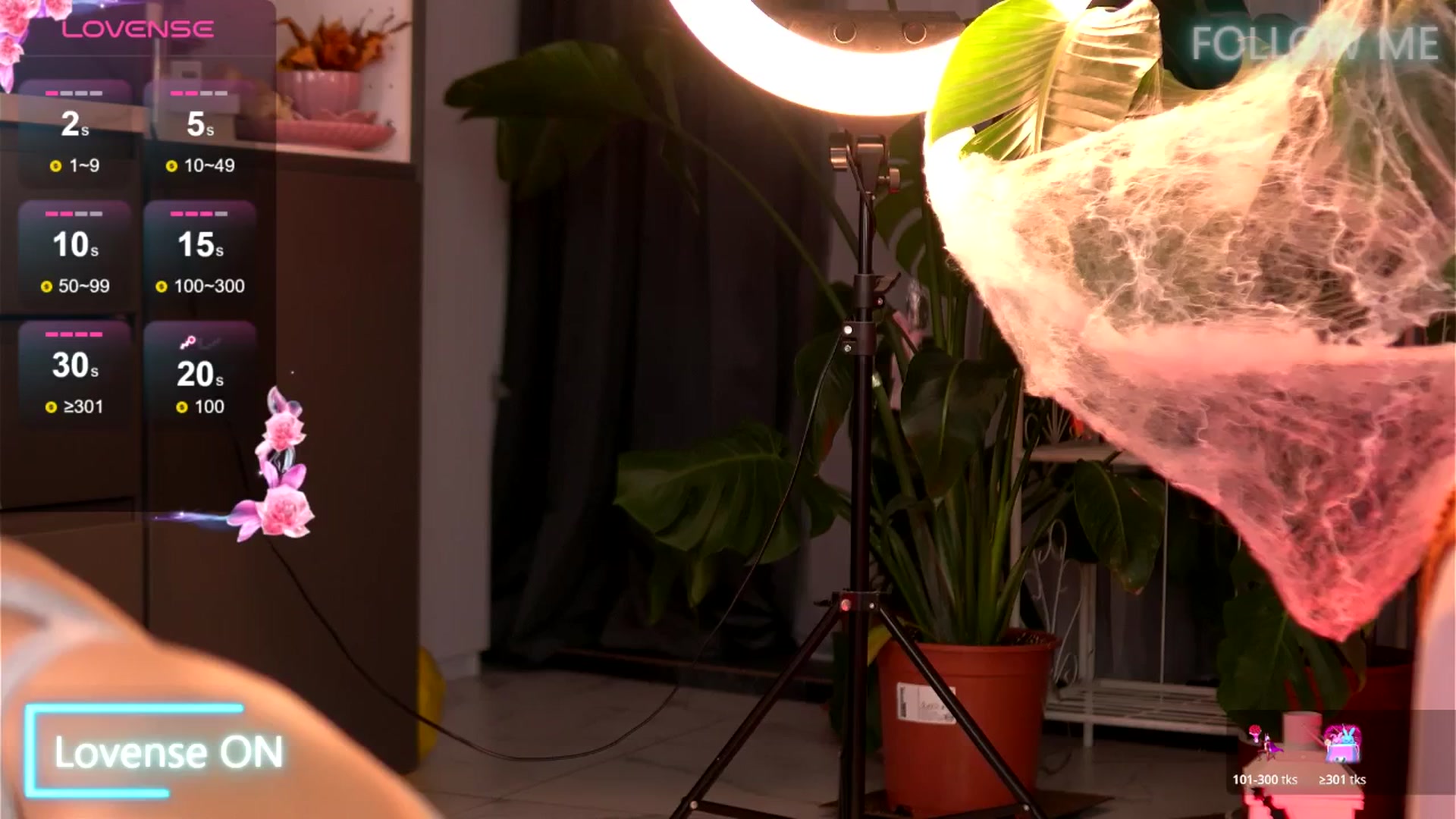 Gallery image thumbnail from EmilyRaymont's myfreecams stream on, 10/25/2025, 03:45 image 16 of 20
