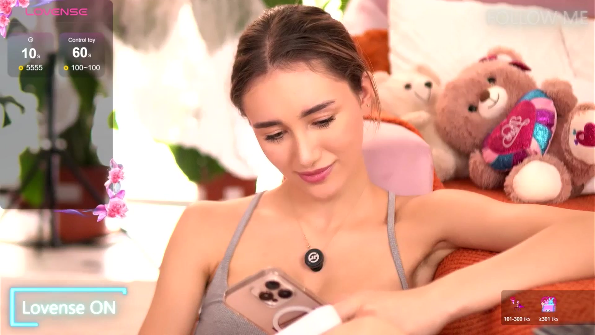 Gallery image thumbnail from EmilyRaymont's myfreecams stream on, 10/30/2025, 08:04 image 16 of 20